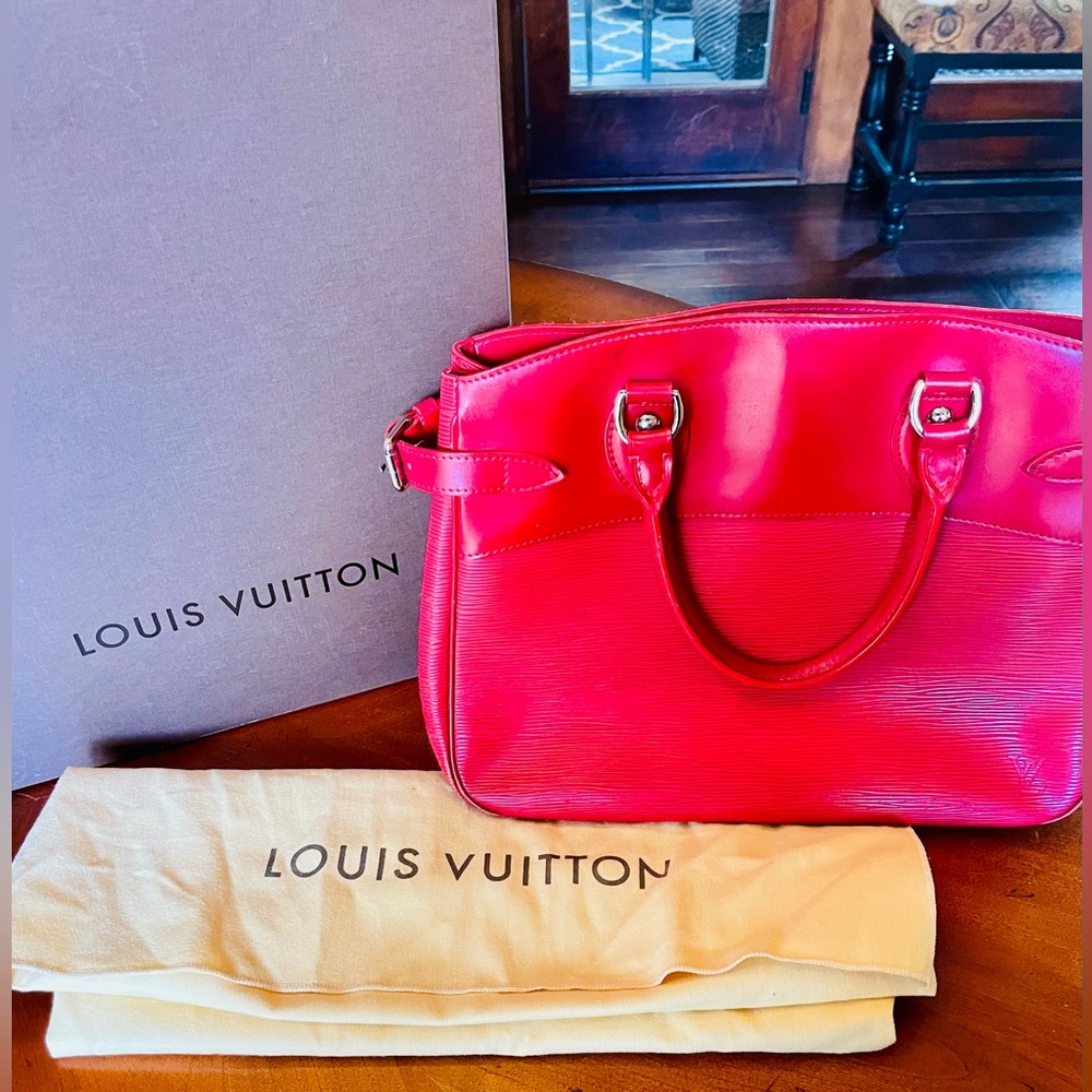 Louis Vuitton Epi Leather Tote bag from Spain
